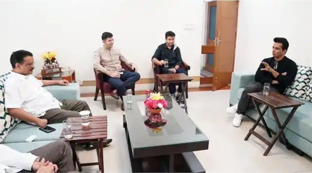 आप पार्टी में शामिल होंगे सोनू शुद! गुजराती कारोबारी के साथ हुई पार्टी नेताओं की बैठक