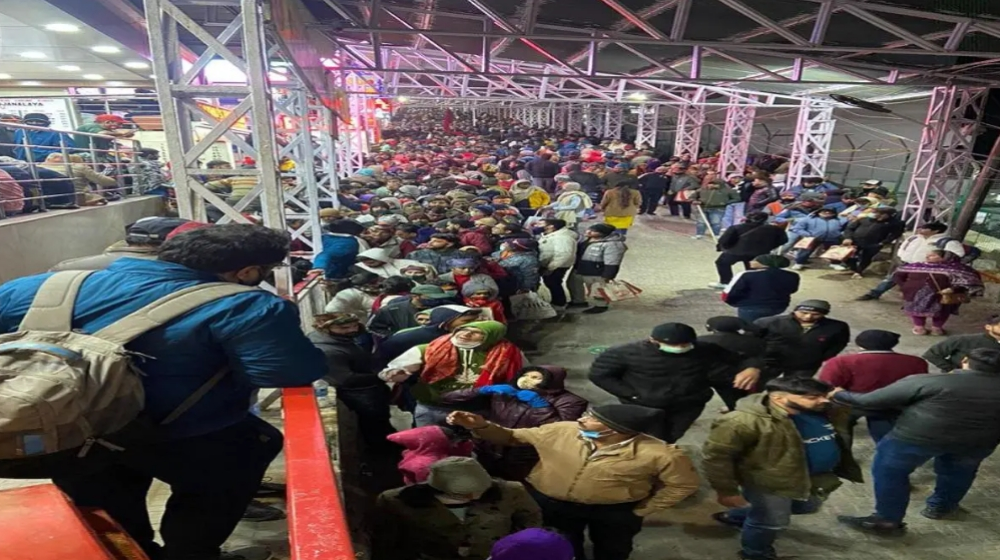 वैष्णो देवी मंदिर परिषर में भगदड़ से अब तक 13 की मौत,राहत कार्य जारी