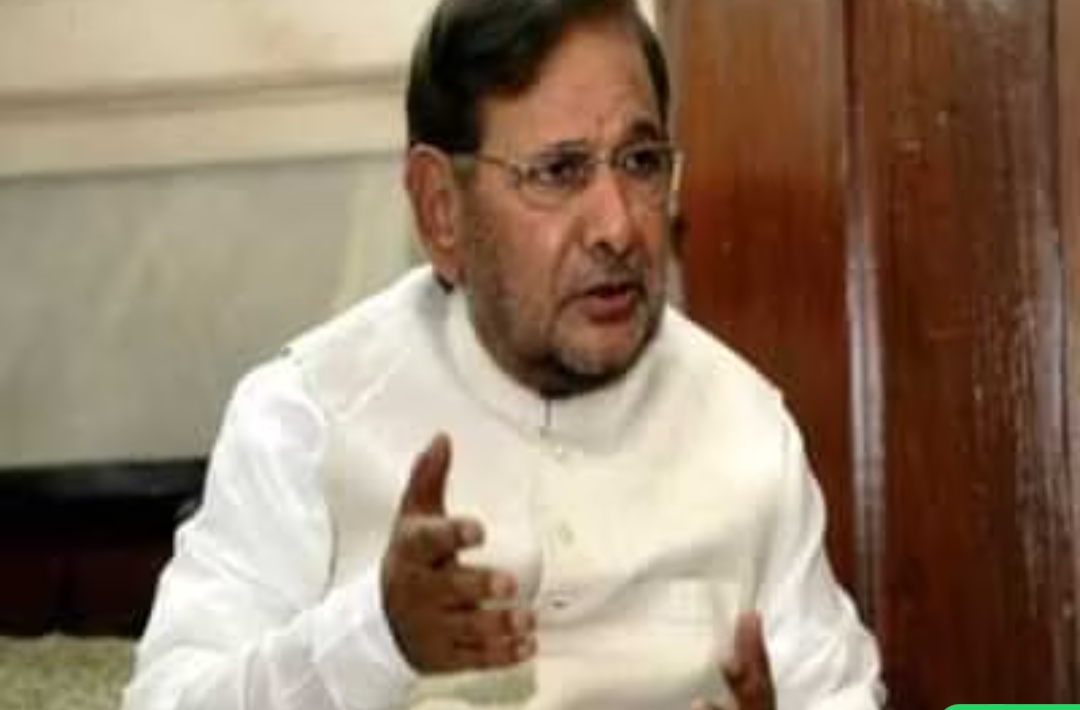 अयोग्य सांसद शरद यादव से सरकारी बंगला खाली करने  को लेकर सुप्रीमकोर्ट ने मांगा जवाब