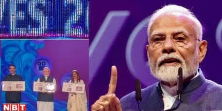 प्रधानमंत्री मोदी ने मुंबई में पहले WAVES शिखर सम्मेलन का किया उद्घाटन मीडिया और मनोरंजन क्षेत्र के लिए एक नया युग शुरू