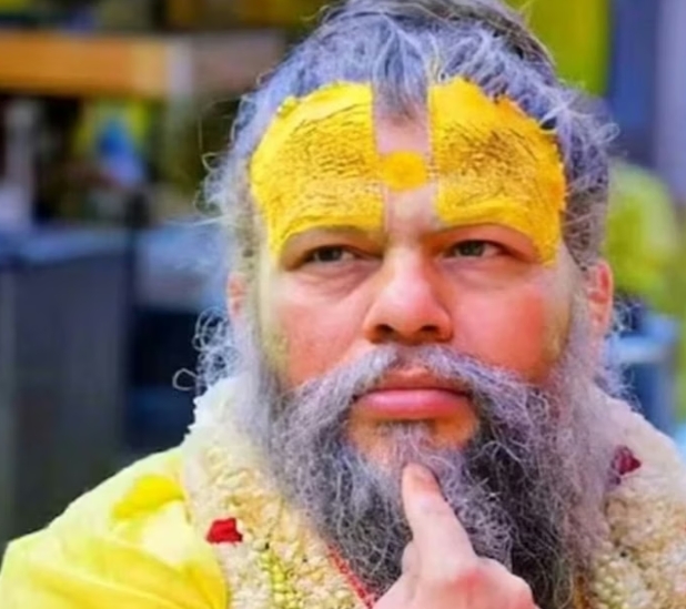 वृंदावन पहुंचे 2024 बैच के IAS अफसर, प्रेमानंद महाराज से मिला निडर और निष्पक्ष शासन का सूत्र