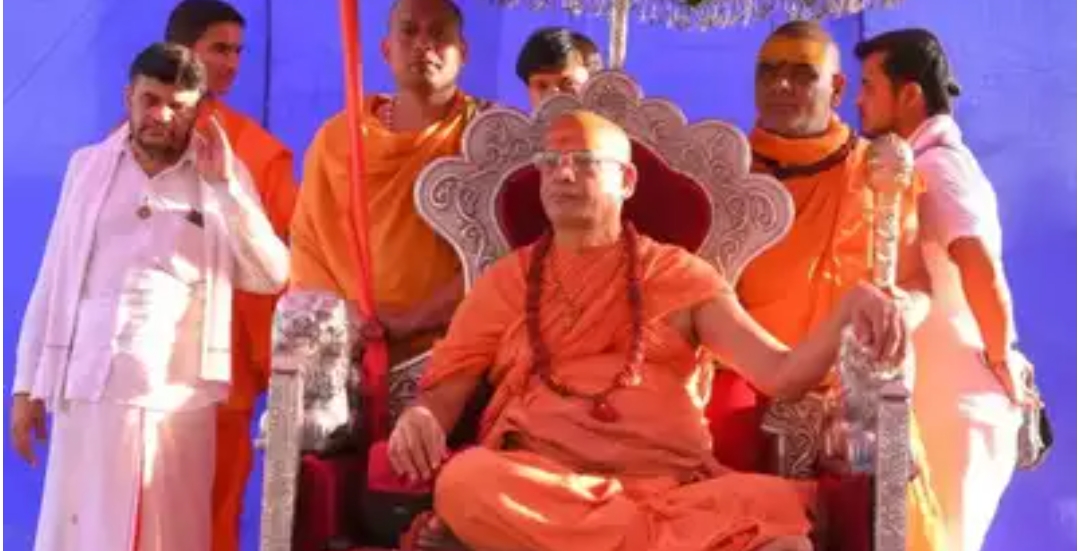 अविमुक्तेश्वरानंद को तीनों शंकराचार्यों का समर्थन, प्रशासन पर सवाल