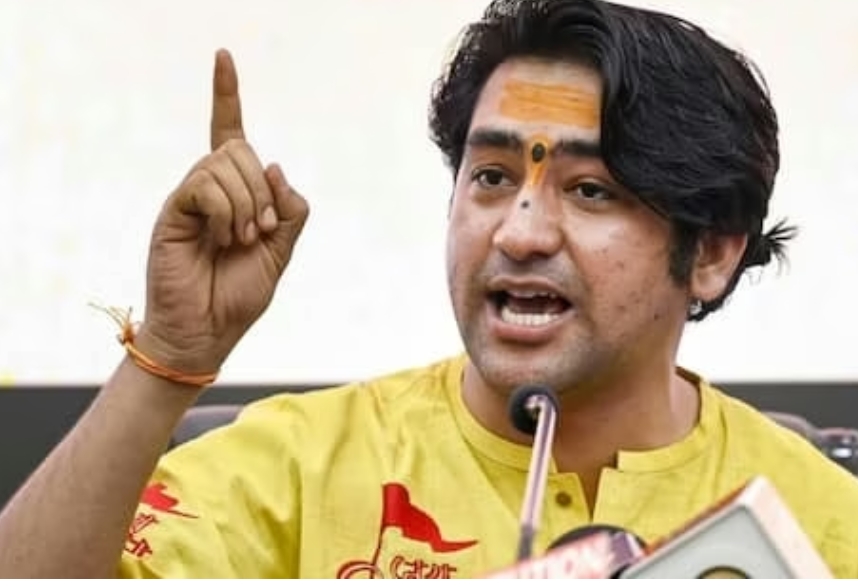 UGC विवाद के बीच बागेश्वर धाम के धीरेंद्र शास्त्री का संदेश, बोले – जाति नहीं, सिर्फ ‘भारतीय’ पहचान बने