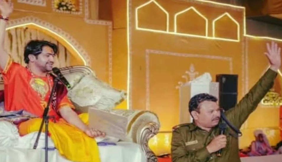 ‘ड्यूटी पर हूं… क्या बाबा बुलाएंगे?’— मन में उठा सवाल और मंच से मिल गया जवाब, ASI की आंखें भर आईं