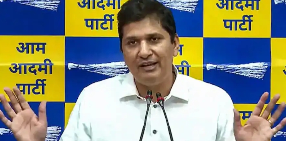 जनकपुरी हादसे से लेकर फीस, ‘नकली यमुना’ तक CM से मांगे जवाब, क्राइम सीन से छेड़छाड़ पर उठाए गंभीर सवाल