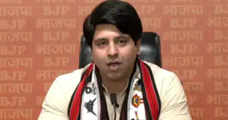 नासिक में यौन उत्पीड़न मामला गरमाया, पूनावाला बोले—अब ‘कॉर्पोरेट जिहाद’?