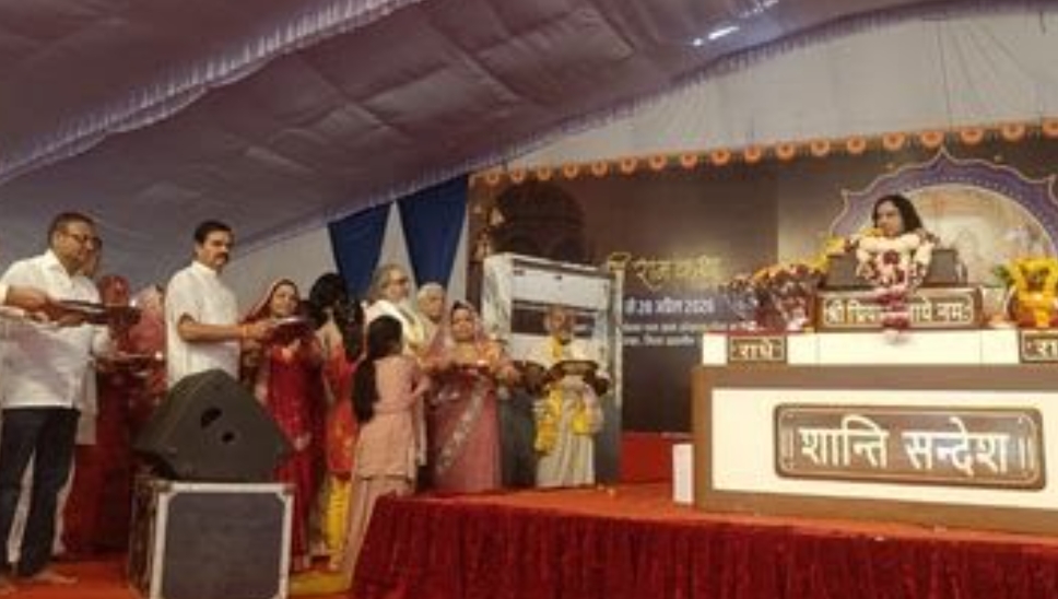 बड़वाह में रामकथा के दौरान देवकीनंदन ठाकुर ने उठाई ‘सनातन बोर्ड’ की मांग