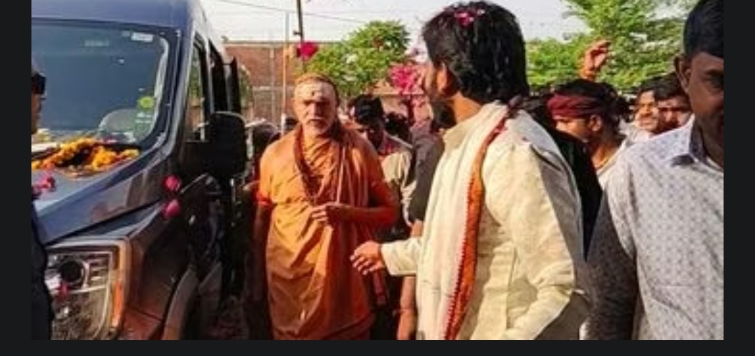 कौशांबी पहुंचे शंकराचार्य स्वामी अविमुक्तेश्वरानंद सरस्वती, गौ रक्षा को लेकर सरकारों पर साधा निशाना
